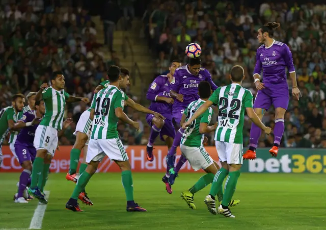 Raphael Varane scores