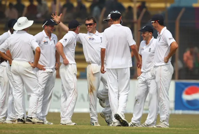 Graeme Swann took 10 wickets the last time England played in Chittagong