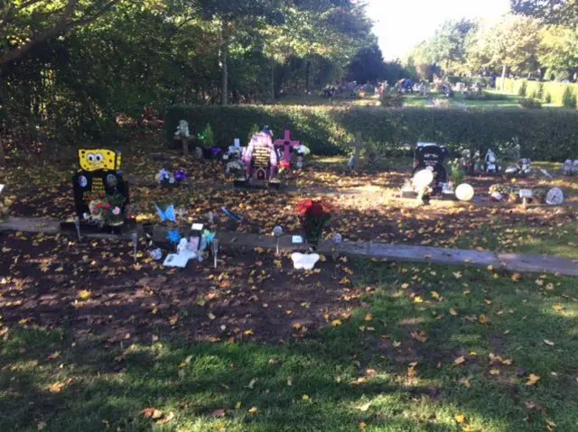 Flowers and ornaments at Grimsby cemetry