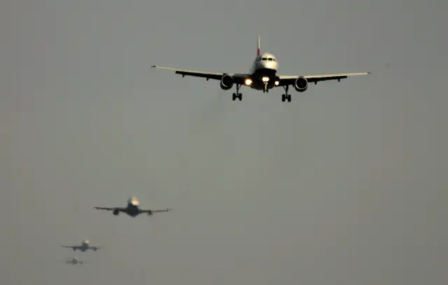 planes stacking