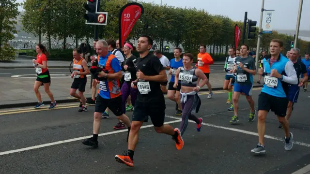 Runners in the Great Scottish Run 10K