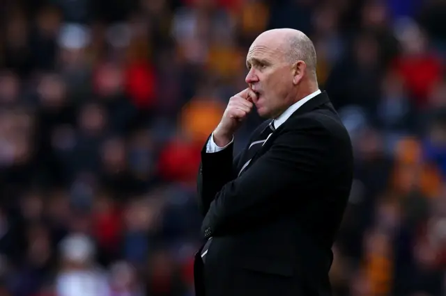 Mike Phelan looks dejected