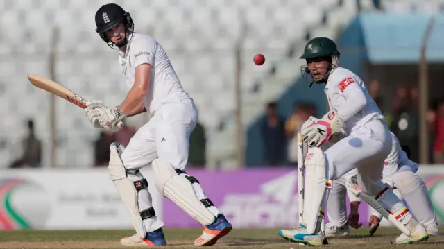 Chris Woakes (left)