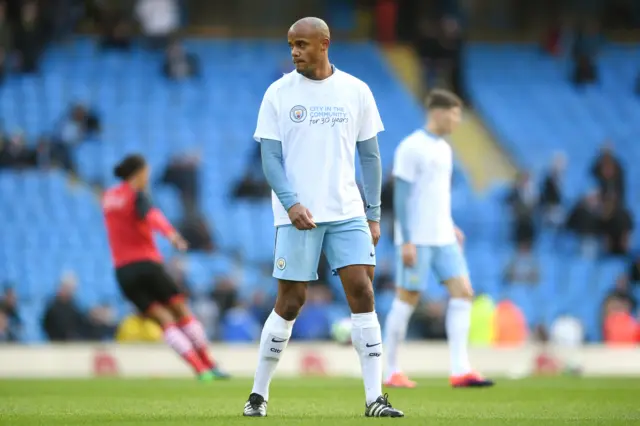 Vincent Kompany warms up