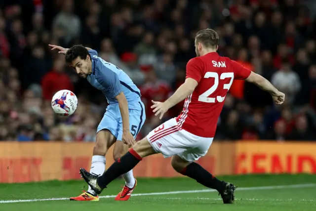 Jesus Navas beats Luke Shaw