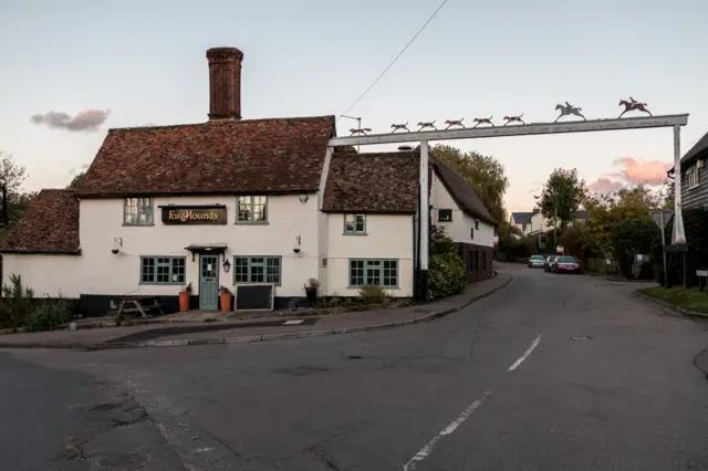 Fox and Hounds pub in Barley