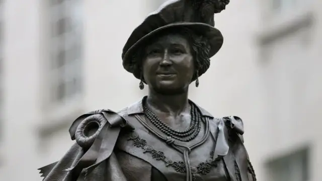 Queen Mother Statue