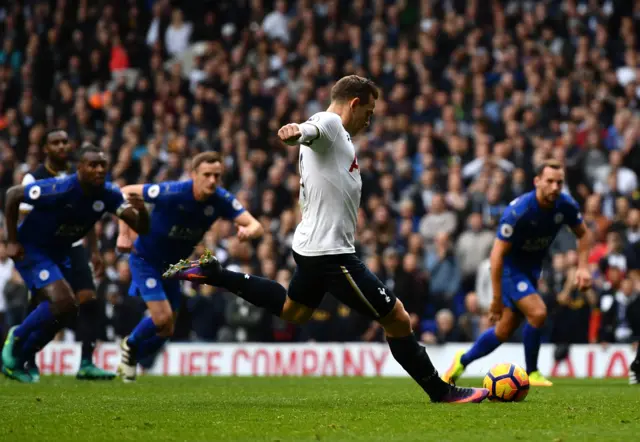 Vincent Janssen scores a penalty