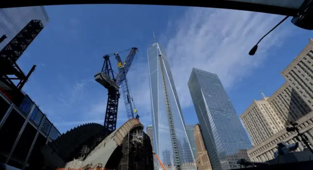 Building around News York's Freedom Tower