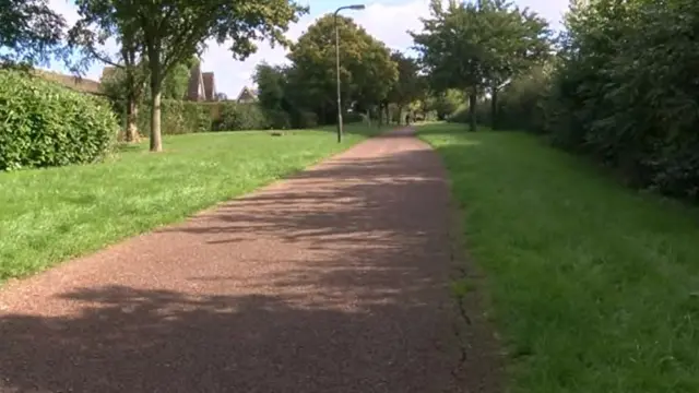 A pathway near Buckingham Road, Bletchley