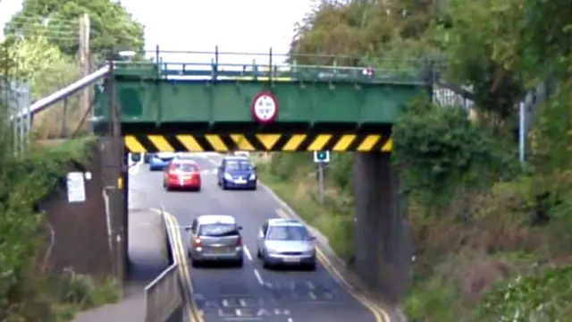 Hockley railway bridge