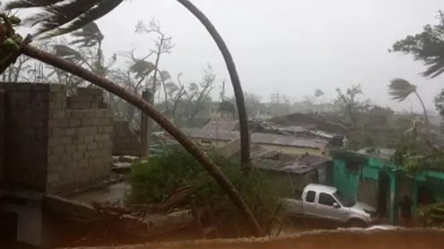 Hurrican Matthew hitting Haiti