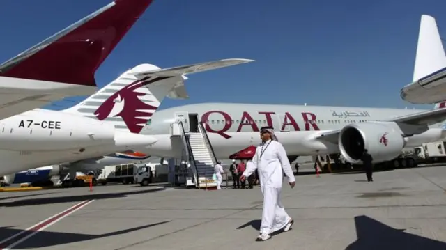 Qatar Airways plane