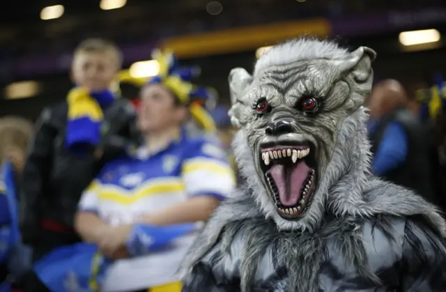 Warrington fan in Wolf costume