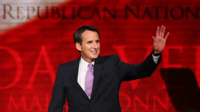 Former Minnesota Governor Tim Pawlenty waves as he takes the stage at the Republican National Convention in Tampa - 29 August 201