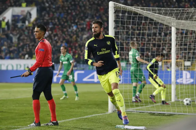 Olivier Giroud celebrates