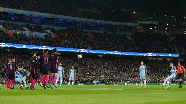 Kevin De Bruyne of Manchester City scores