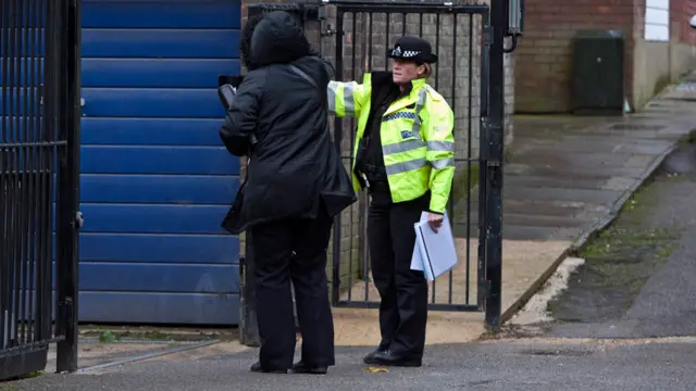 Luton police shooting