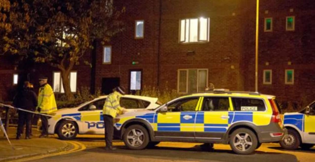 Luton police shooting scene