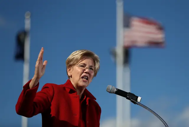 Elizabeth Warren campaigning for Hillary Clinton