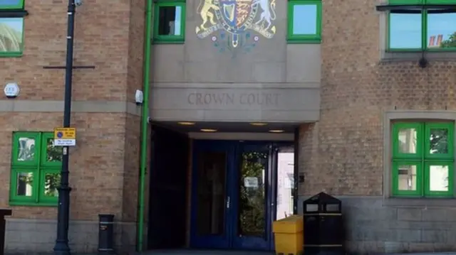 Luton Crown Court