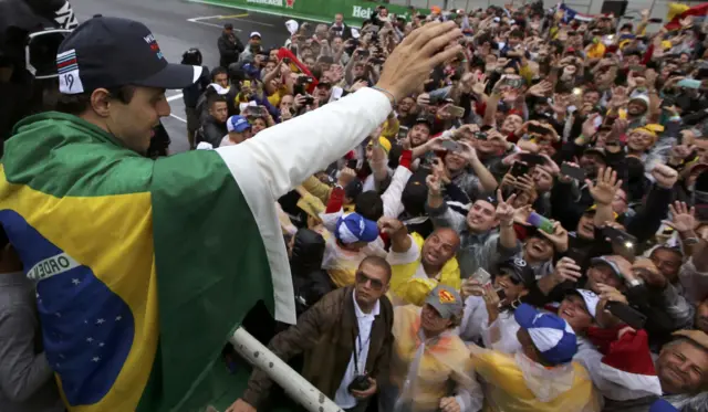 Massa and the fans