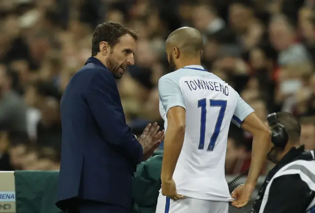 Gareth Southgate gives instructions to Andros Townsend