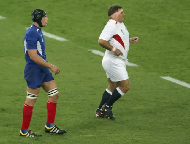 Jason Leonard of England makes his 112 international appearance during the Rugby World Cup Semi-Final match between England and France at Telstra Stadium November 16, 2003 in Sydney, Australia