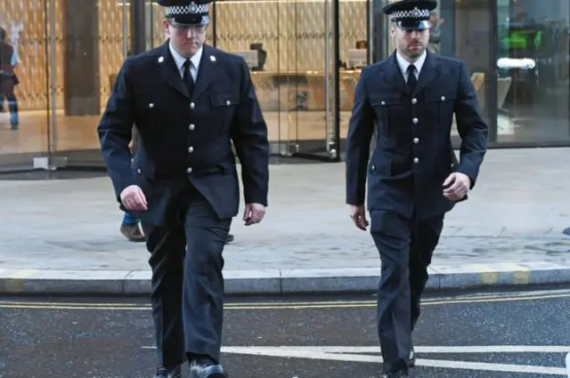 PCs Craig Nicholls (left) and Jonathan Wright