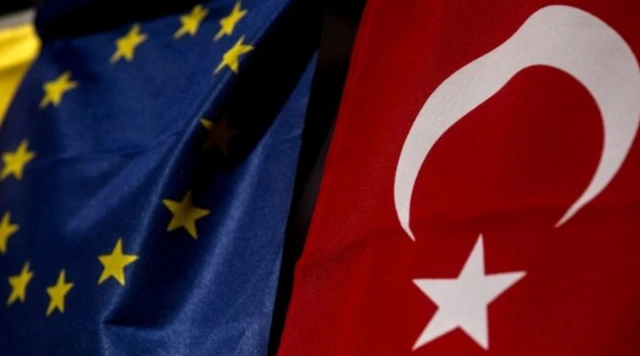 EU / Turkish flags