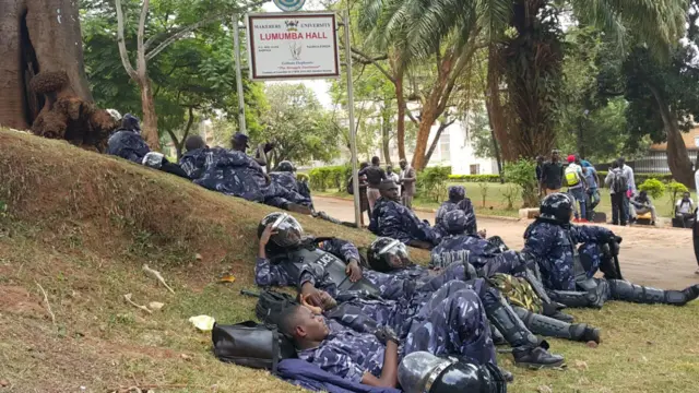 Security forces at Makerere University which was shut down on President Museveni's orders