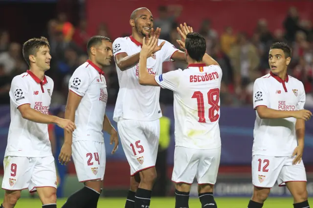 Steven N'Zonzi celebrates