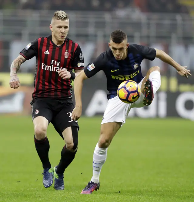 Juraj Kucka and Inter Milan's Ivan Perisic