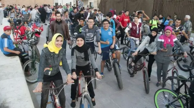 egyptian girls on bikes