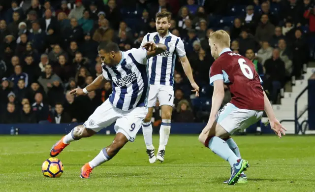 Salomon Rondon scores