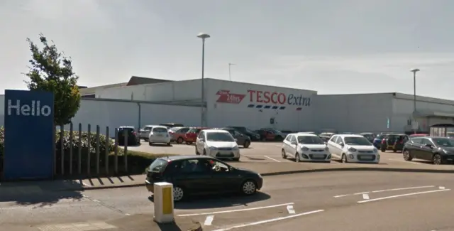 Tesco superstore in Blue Boar Lane