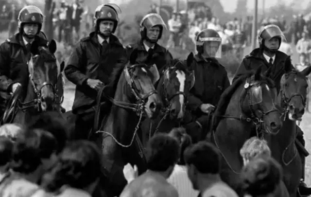 Police and miners at Orgreave