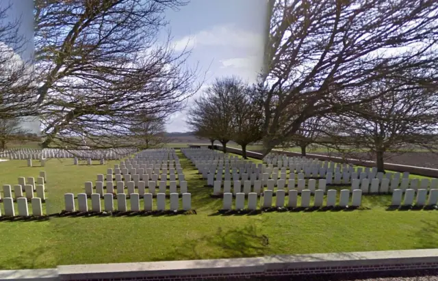 Gouzeaucourt war cemetery