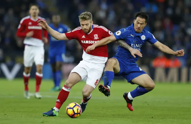 Adam Clayton challenges shinji okazaki