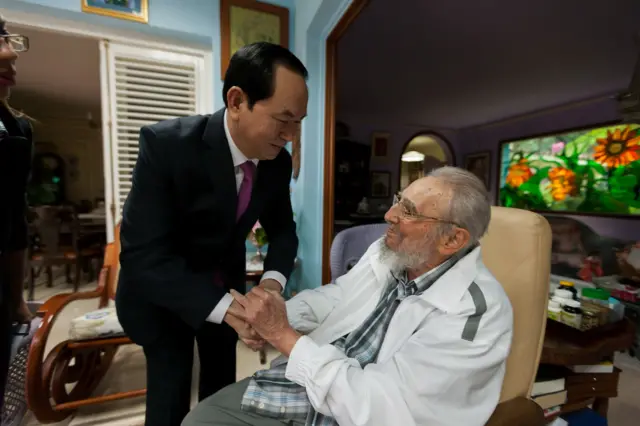 Fidel Castro with Vietnam's President Tran Dai Quang on 15 Nov 2016