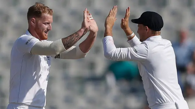 Ben Stokes and Joe Root celebrate