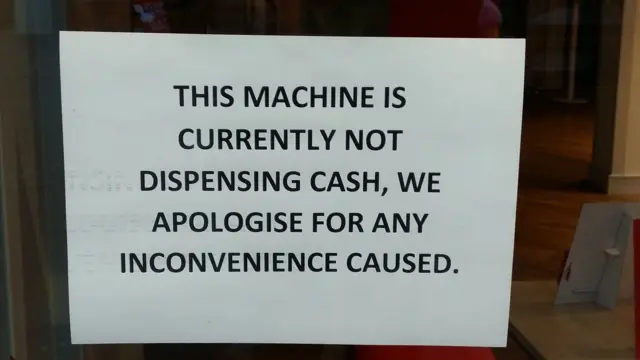 Sign warning cash machine is empty