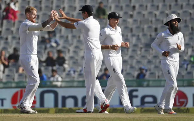 cricketers celebrate