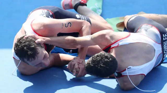 Alistair Brownlee (left) and Jonny Brownlee