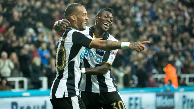 Yoan Gouffran celebrates