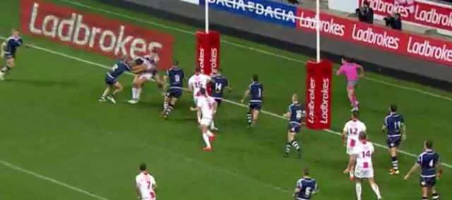 England close in on a third try at fifth tackle