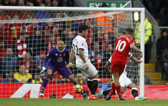 Philippe Coutinho scores