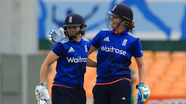 Heather Knight and Nat Sciver