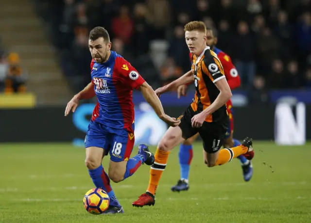 Crystal Palace's James McArthur in action with Hull City's Sam Clucas