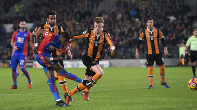 Zaha scores for Crystal Palace